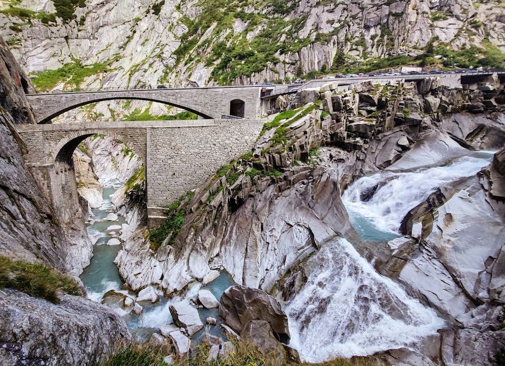 Devil's Bridge (Teufelsbrücke) - Schöllenen Gorge